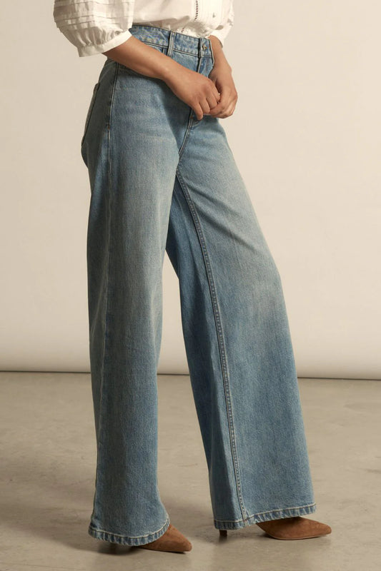 Zoe Kratzmann - Aura Jean | Mid Denim