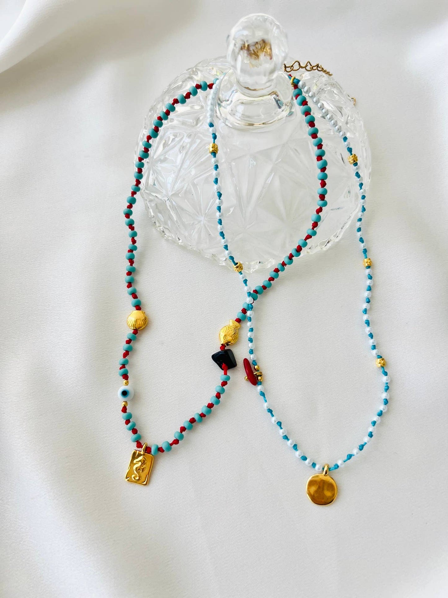 Minimalistic protection beaded necklace: Blue/white and turquoise