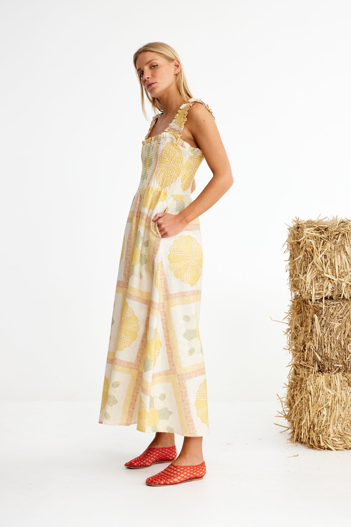 Binny - Straw Bale Dress Binny