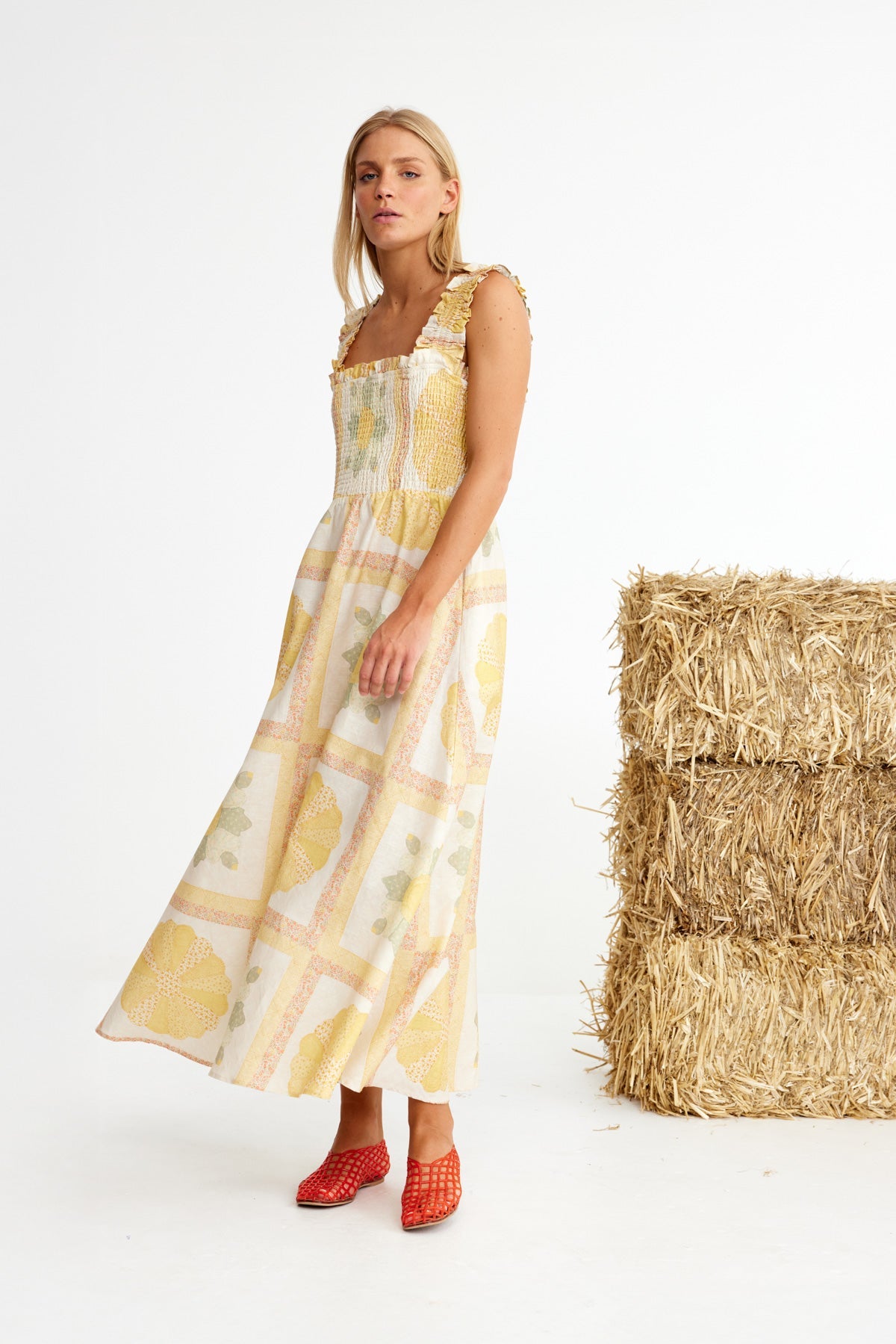 Binny - Straw Bale Dress Binny