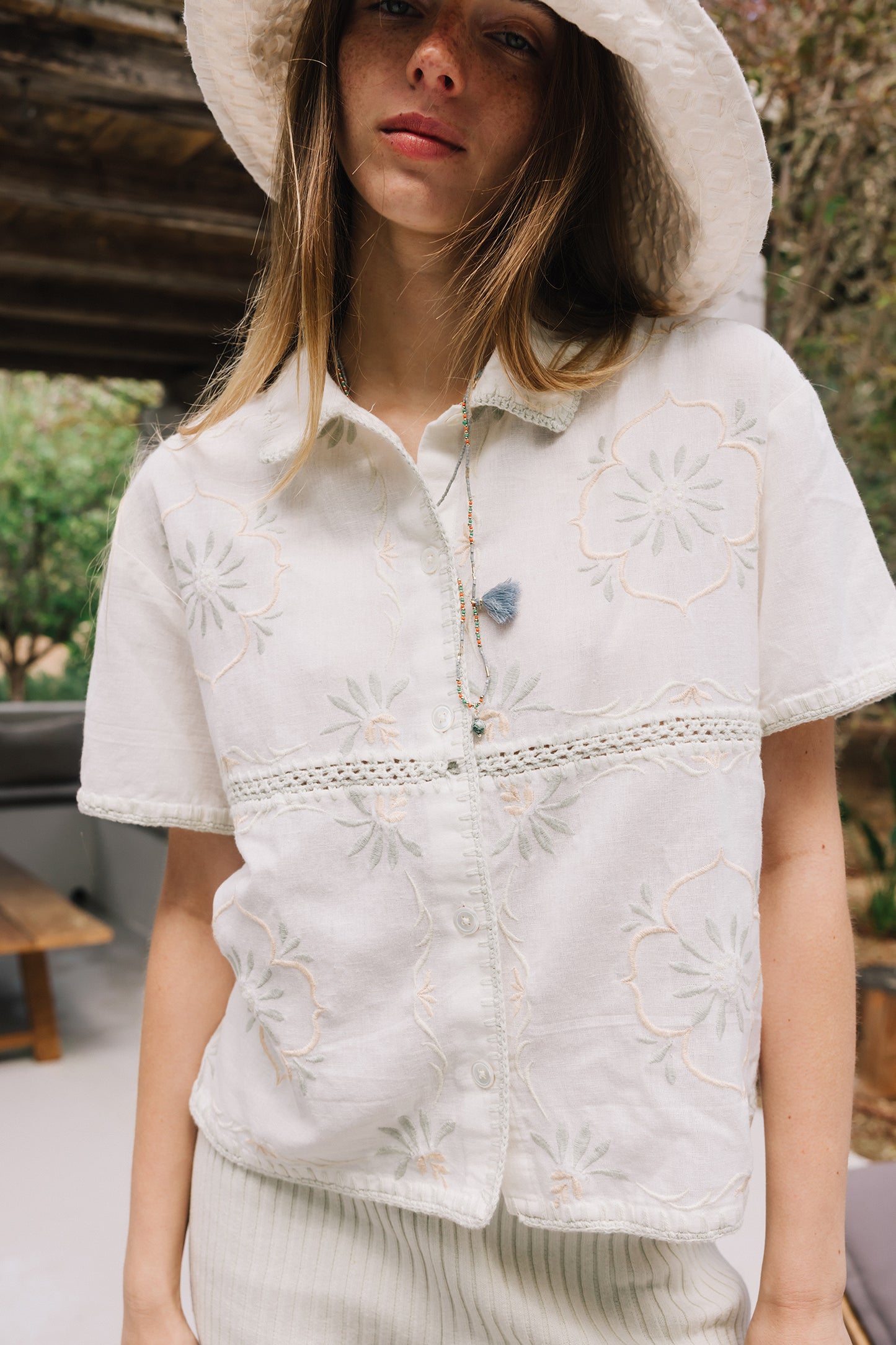 Indi & Cold - Floral Embroidered Shirt | Crudo