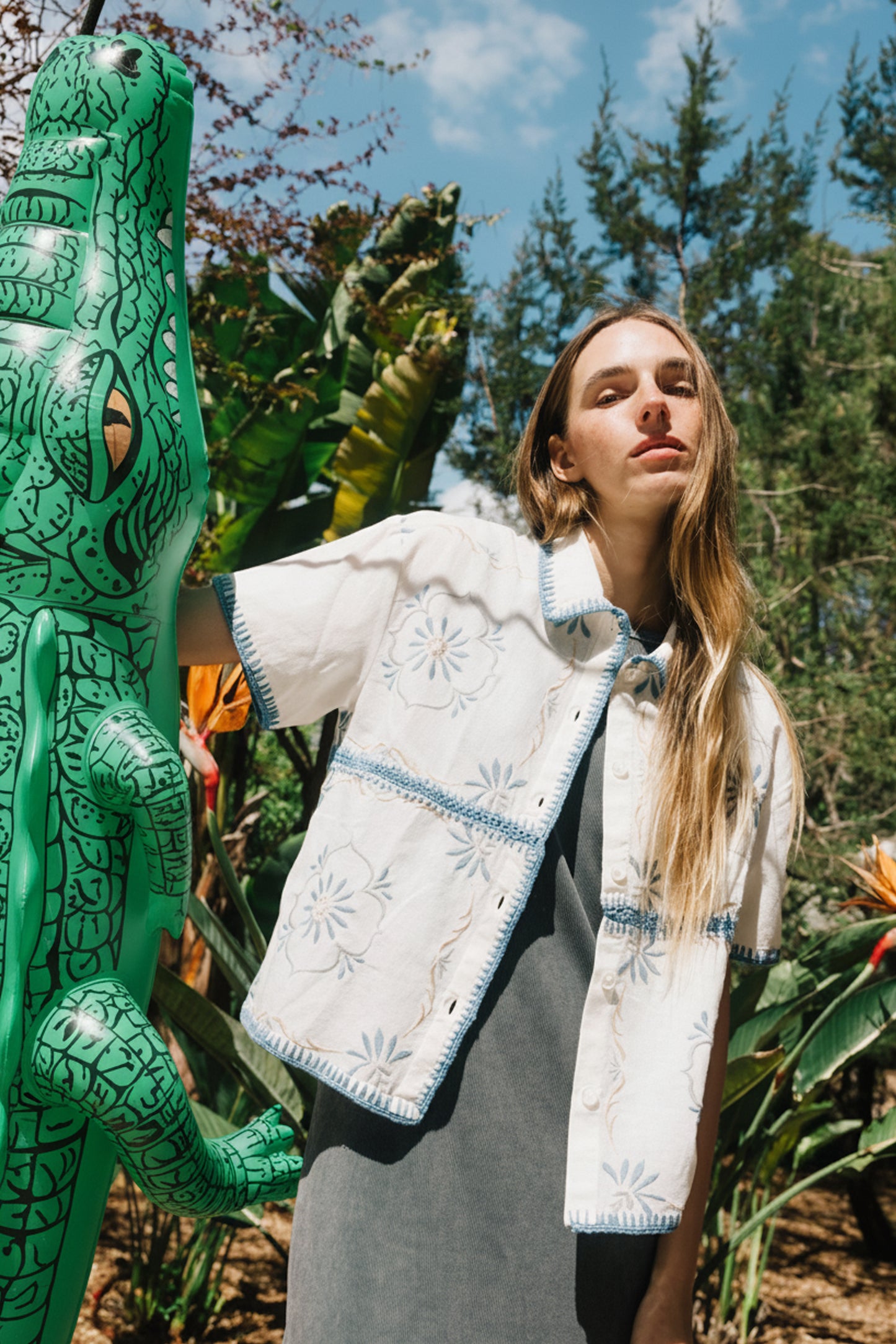 Indi & Cold - Floral Embroidered Shirt | Azul