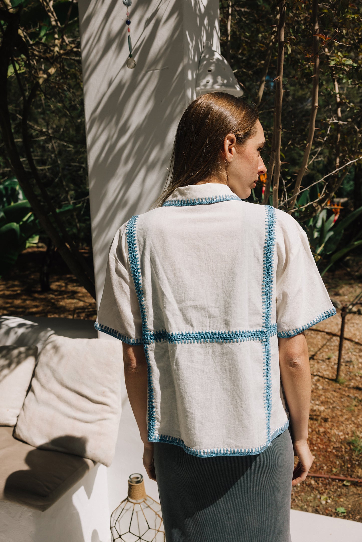 Indi & Cold - Floral Embroidered Shirt | Azul