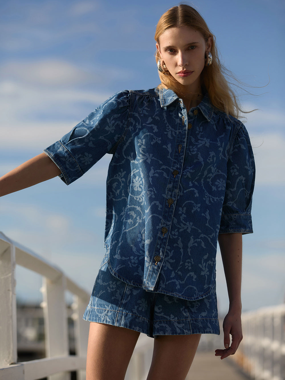 KIVARI - Laguna Printed Denim Short | Elina