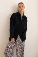 Hut - The Cotton Overshirt | Black