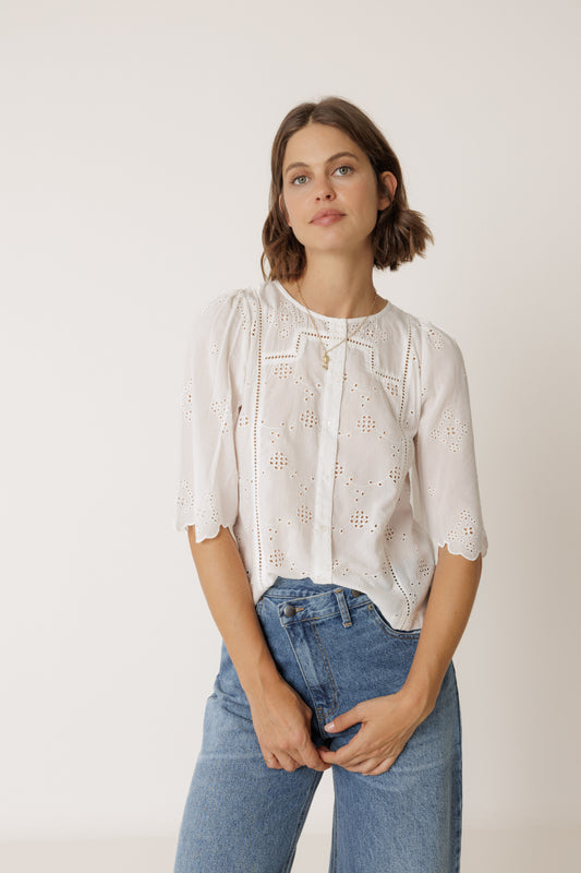 Indi & Cold - Boxy Shirt with Schiffli Embroidery