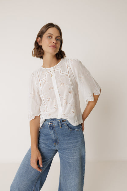 Indi & Cold - Boxy Shirt with Schiffli Embroidery