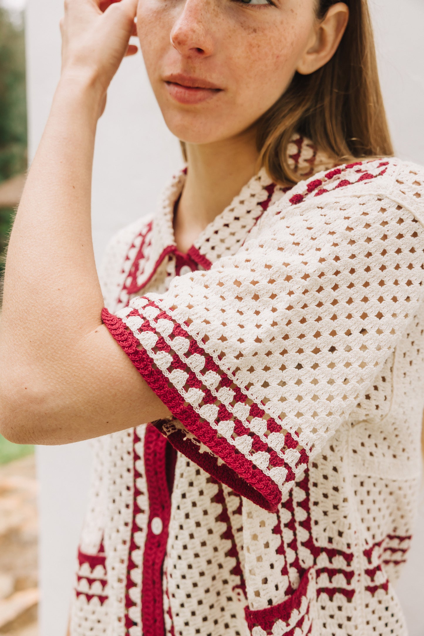 Indi & Cold - Bicolour Crochet Shirt | Rojo