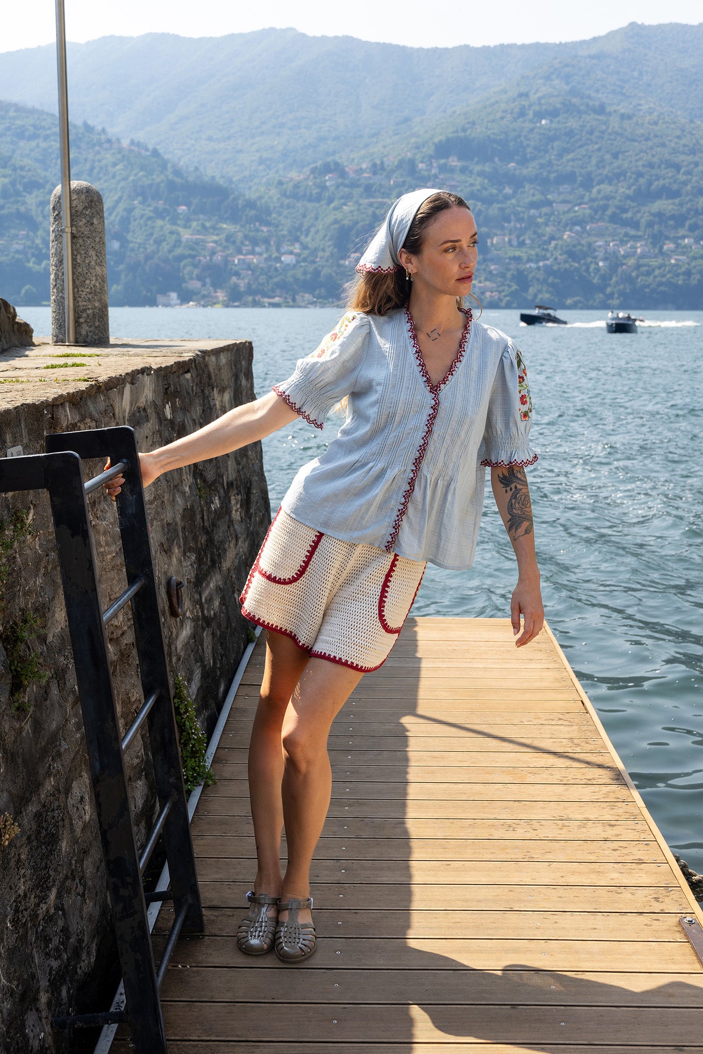 Indi & Cold - Bicolour Crochet Short | Rojo