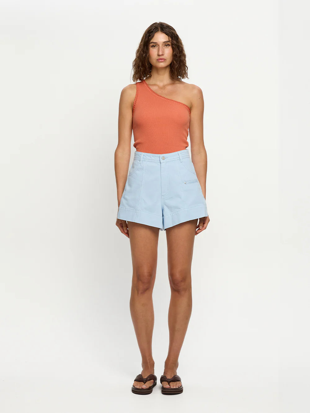 KIVARI - Tallulah One Shoulder Tank | Pale Rust