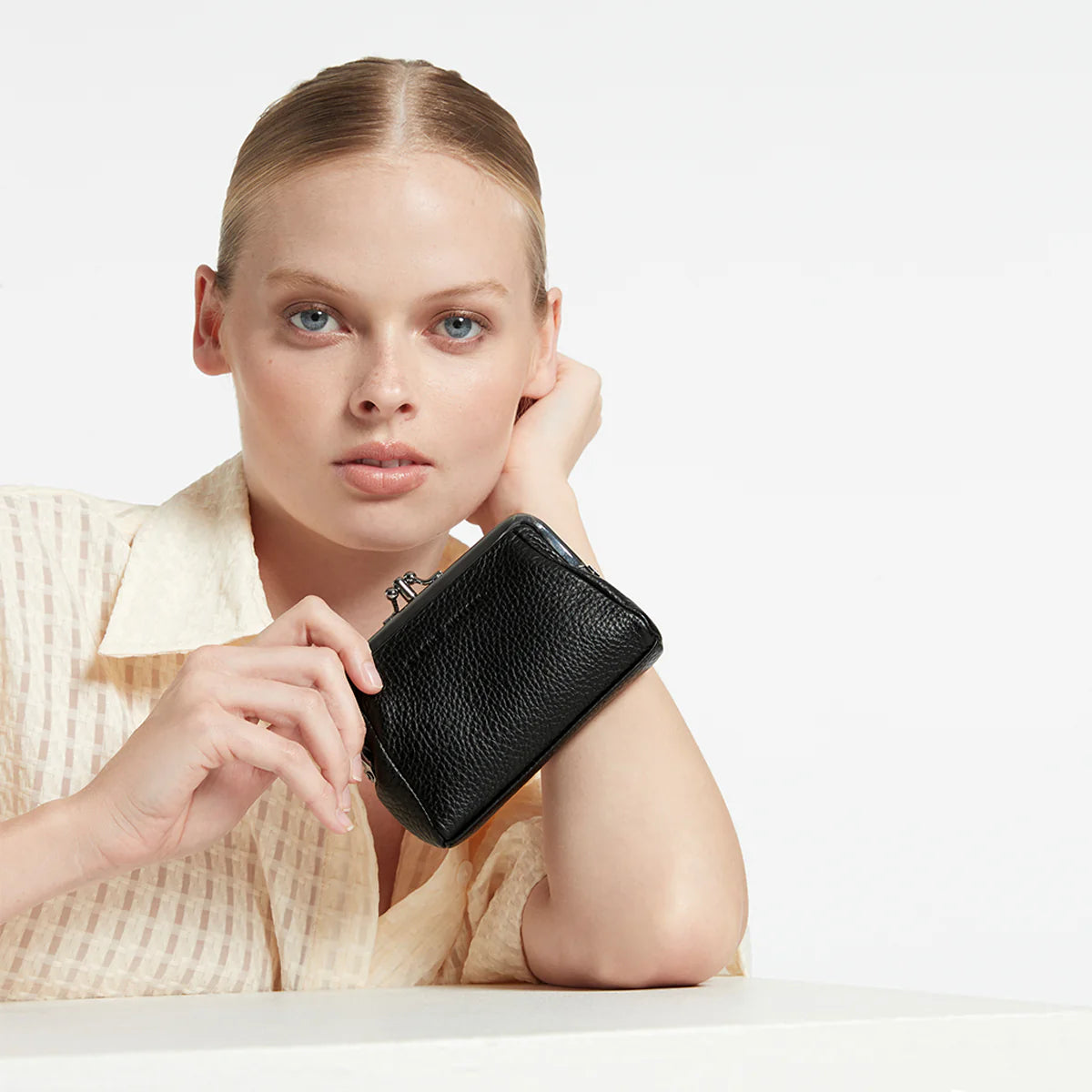 Status Anxiety - Volatile Wallet | Black