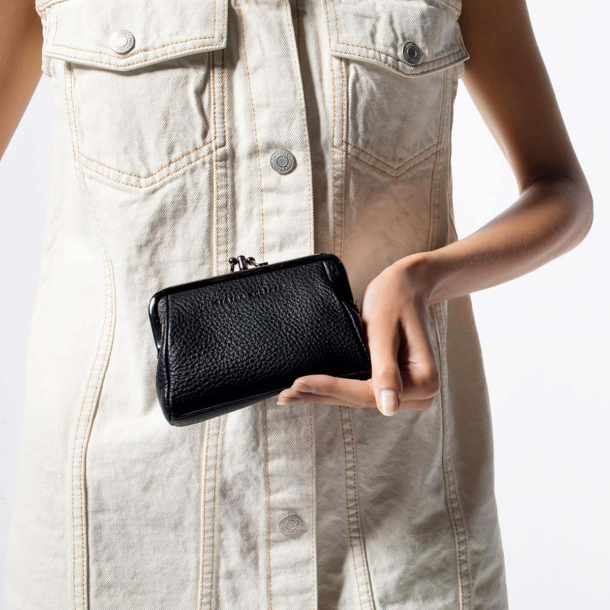 Status Anxiety - Volatile Wallet | Black